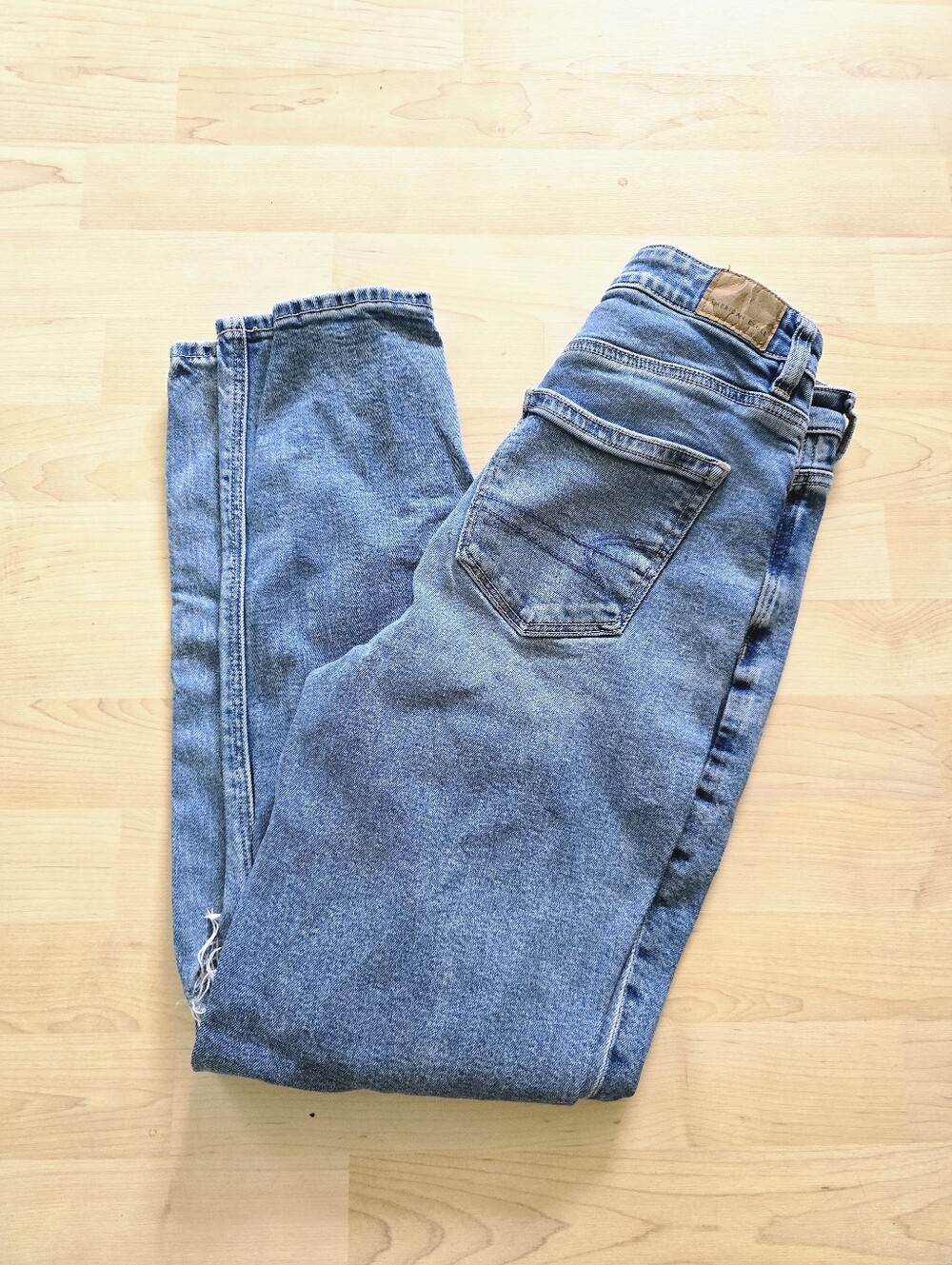 American Eagle Distressed Mom Jean Size 2